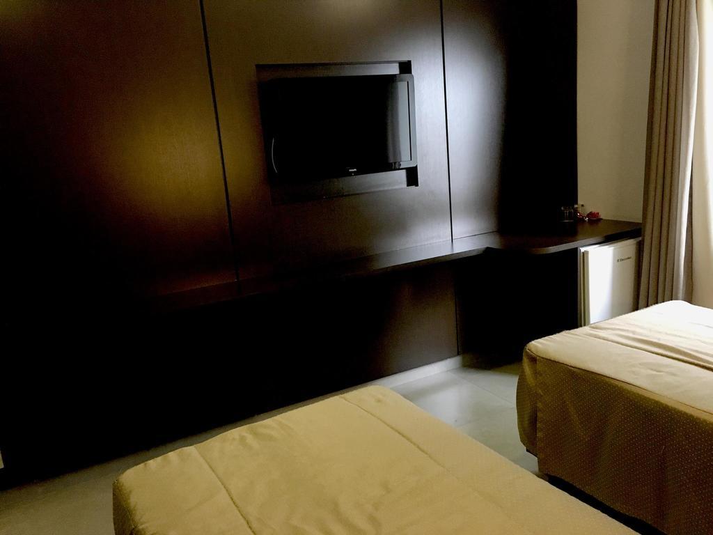 Hotel Lugus Сао Паоло Екстериор снимка